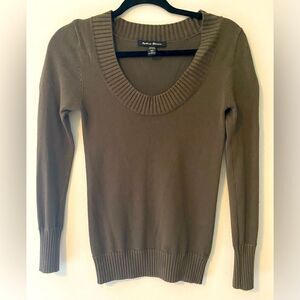 Olive Green Scoop Neck Sweater, Size M, excellent condition